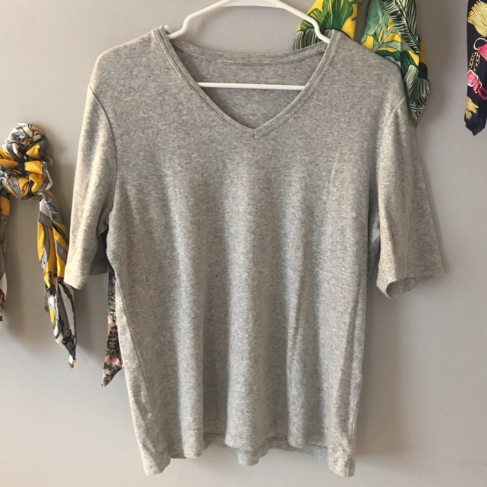 Chico’s gray short sleeve v neck top
